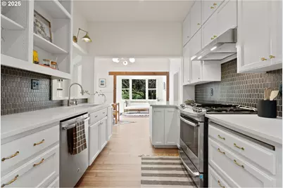 1912 NE 11th Ave, Portland, OR 97212 - Photo 5