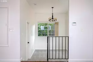 12106 SE Market St, Portland, OR 97216 - Photo 19