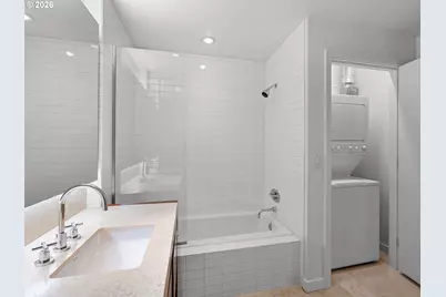 3570 S River Pkwy #805, Portland, OR 97239 - Photo 9