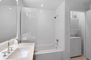 3570 S River Pkwy, Portland, OR 97239 - Photo 9