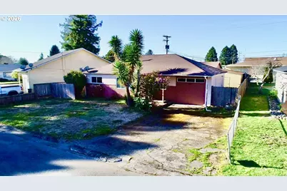 403 Linden Ln, Brookings, OR 97415 - Photo 1