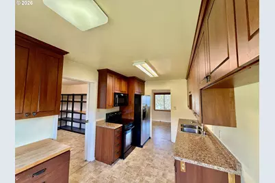 403 Linden Ln, Brookings, OR 97415 - Photo 17