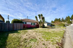 403 Linden Ln, Brookings, OR 97415 - Photo 5