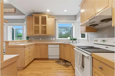 16096 SE Flavel Dr, Portland, OR 97236 - Photo 17