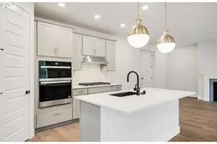 381 W Maple St, Washougal, WA 98671 - Photo 7