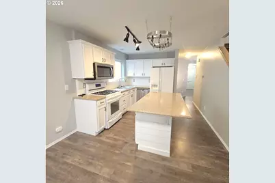 8550 N Allegheny Ave, Portland, OR 97203 - Photo 5