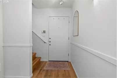 1009 NW Hoyt St #201, Portland, OR 97209 - Photo 5