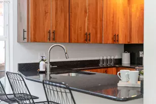 1009 NW Hoyt St, Portland, OR 97209 - Photo 19