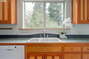 2455 Emerald Alley, Eugene, OR 97403 - Photo 11