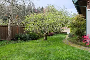 2455 Emerald Alley, Eugene, OR 97403 - Photo 41