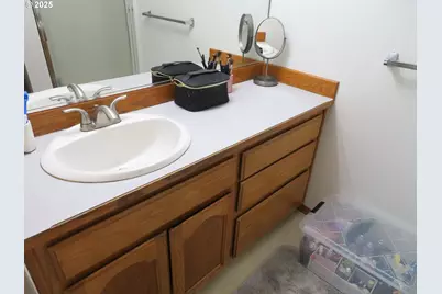 1740 NE Darby St, Hillsboro, OR 97124 - Photo 23