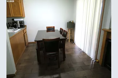 1740 NE Darby St, Hillsboro, OR 97124 - Photo 13