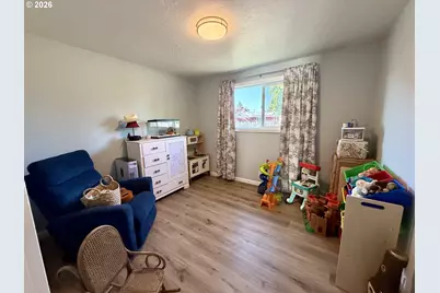4073 Marshall Ave, Eugene, OR 97402 - Photo 11