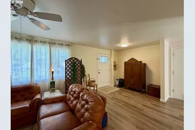 4073 Marshall Ave, Eugene, OR 97402 - Photo 5