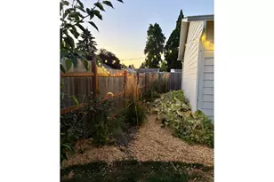4073 Marshall Ave, Eugene, OR 97402 - Photo 19