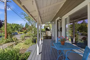 9418 N Allegheny Ave, Portland, OR 97203 - Photo 3