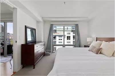 1260 NW Naito Pkwy #807B, Portland, OR 97209 - Photo 21