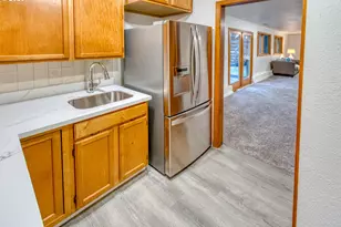 10525 SW 63rd Dr, Portland, OR 97219 - Photo 29