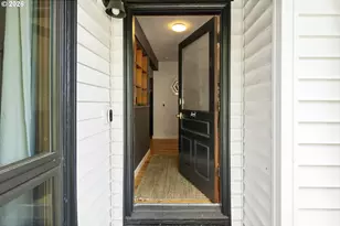 28 SE 111th Ave, Portland, OR 97216 - Photo 3