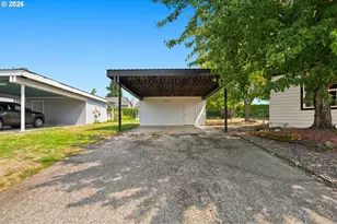 655 NE Burnett Rd, McMinnville, OR 97128 - Photo 3