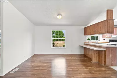 655 NE Burnett Rd #4, McMinnville, OR 97128 - Photo 13