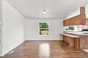 655 NE Burnett Rd, McMinnville, OR 97128 - Photo 13