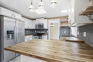 1559 E 2nd St, Newberg, OR 97132 - Photo 3