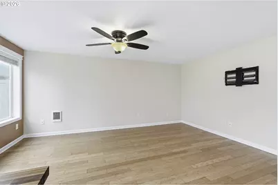 1559 E 2nd St, Newberg, OR 97132 - Photo 9