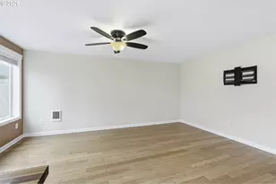 1559 E 2nd St, Newberg, OR 97132 - Photo 9