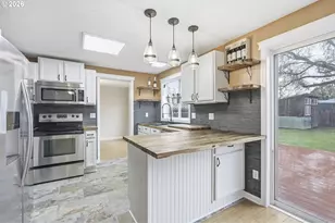 1559 E 2nd St, Newberg, OR 97132 - Photo 5