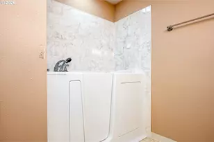 854 SE 4th Ave, Estacada, OR 97023 - Photo 11