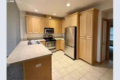 2025 Elm St, Forest Grove, OR 97116 - Photo 5