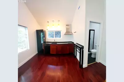 745 SW Maplecrest Dr, Portland, OR 97219 - Photo 35