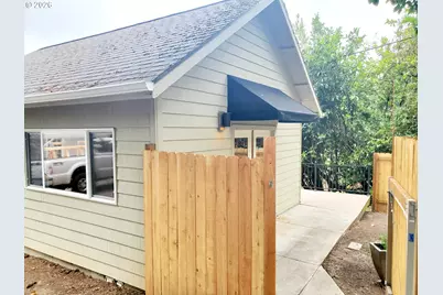 745 SW Maplecrest Dr, Portland, OR 97219 - Photo 45