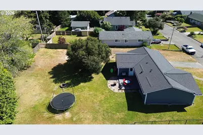 420 Juniper St, Florence, OR 97439 - Photo 31