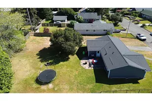 420 Juniper St, Florence, OR 97439 - Photo 31