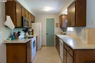420 Juniper St, Florence, OR 97439 - Photo 11