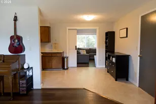 420 Juniper St, Florence, OR 97439 - Photo 9