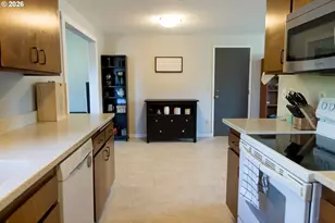 420 Juniper St, Florence, OR 97439 - Photo 13