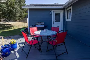420 Juniper St, Florence, OR 97439 - Photo 27