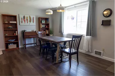 420 Juniper St, Florence, OR 97439 - Photo 5