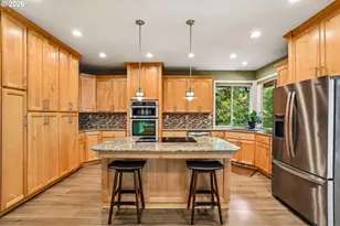 8297 SW Hayden Dr, Beaverton, OR 97007 - Photo 9