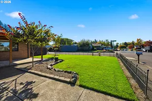 480 SW Russ Ct, McMinnville, OR 97128 - Photo 7