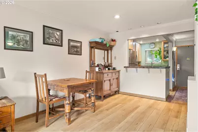 4970 S Landing Dr #203, Portland, OR 97239 - Photo 9