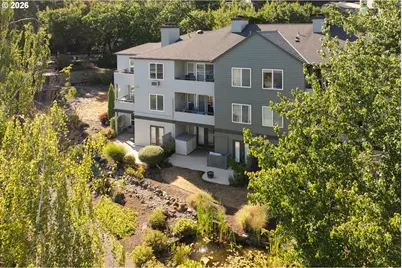 4970 S Landing Dr #203, Portland, OR 97239 - Photo 1