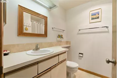 4970 S Landing Dr #203, Portland, OR 97239 - Photo 17
