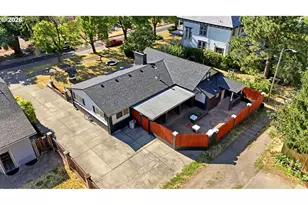 7628 N Dwight Ave, Portland, OR 97203 - Photo 3