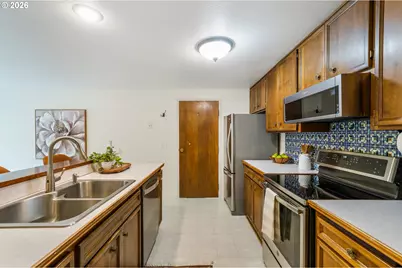 101 Westbrook Way, Eugene, OR 97405 - Photo 13