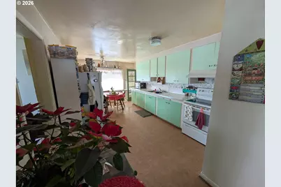 1408 T Ave, La Grande, OR 97850 - Photo 5