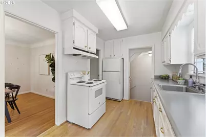 7256 N Chautauqua Blvd, Portland, OR 97217 - Photo 11